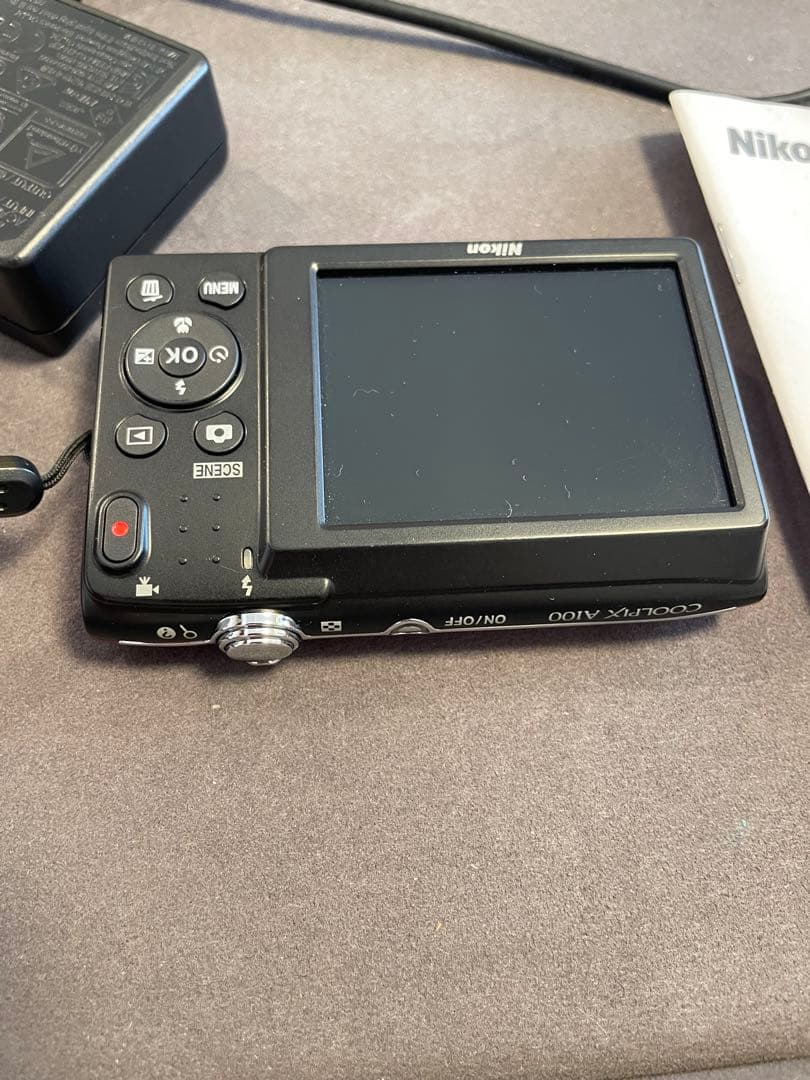 Nikon COOLPIX A100 赤