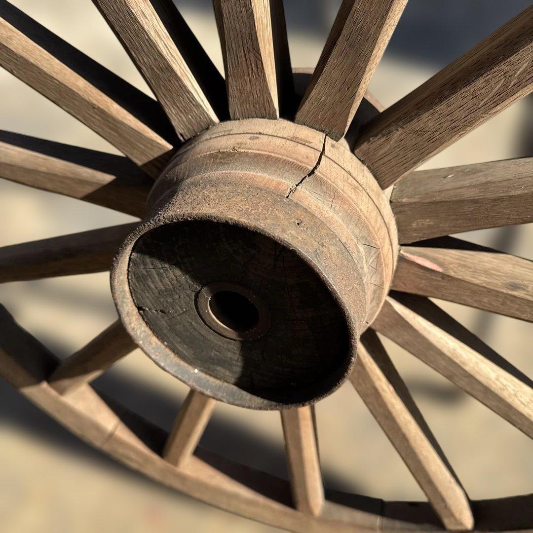 馬車　車輪　鉄と木のオブジェ　アンティーク　馬　ウエスタン　ガーデン