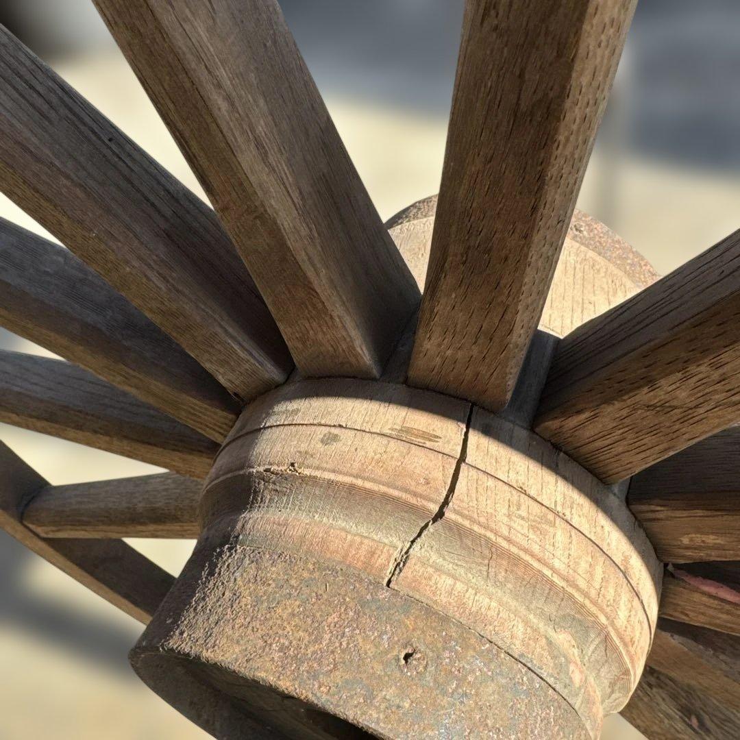 馬車　車輪　鉄と木のオブジェ　アンティーク　馬　ウエスタン　ガーデン