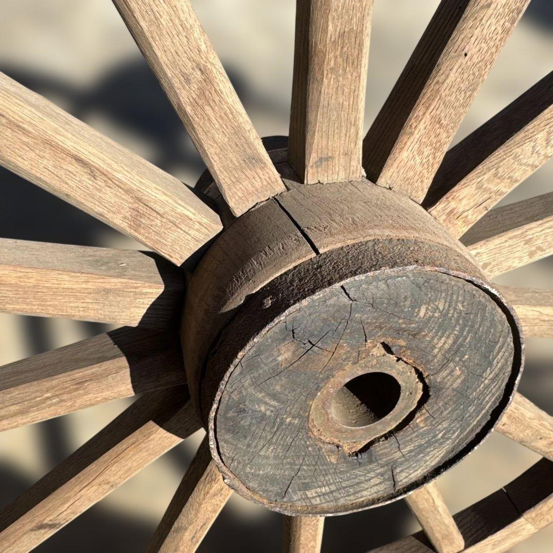 馬車　車輪　鉄と木のオブジェ　アンティーク　馬　ウエスタン　ガーデン