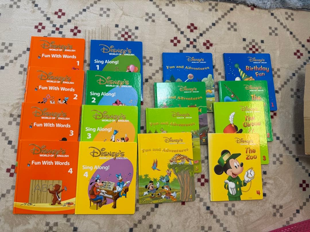 【中古特価】2018 DWE ディズニー英語 DVD、CD、BOOK