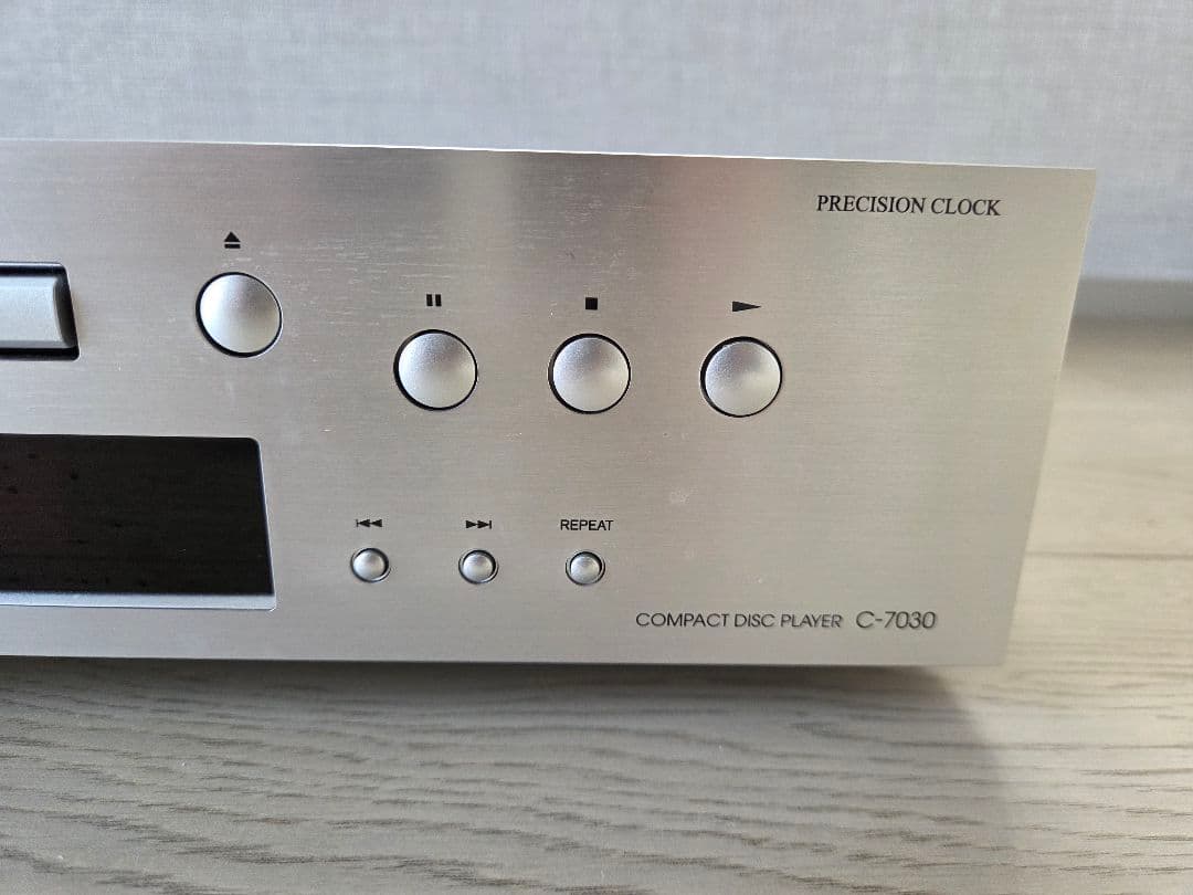 (ジャンク扱い) ONKYO C-7030 CDプレーヤー