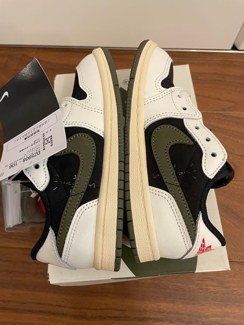 Travis Scott × Nike TD Air Jordan1 Olive