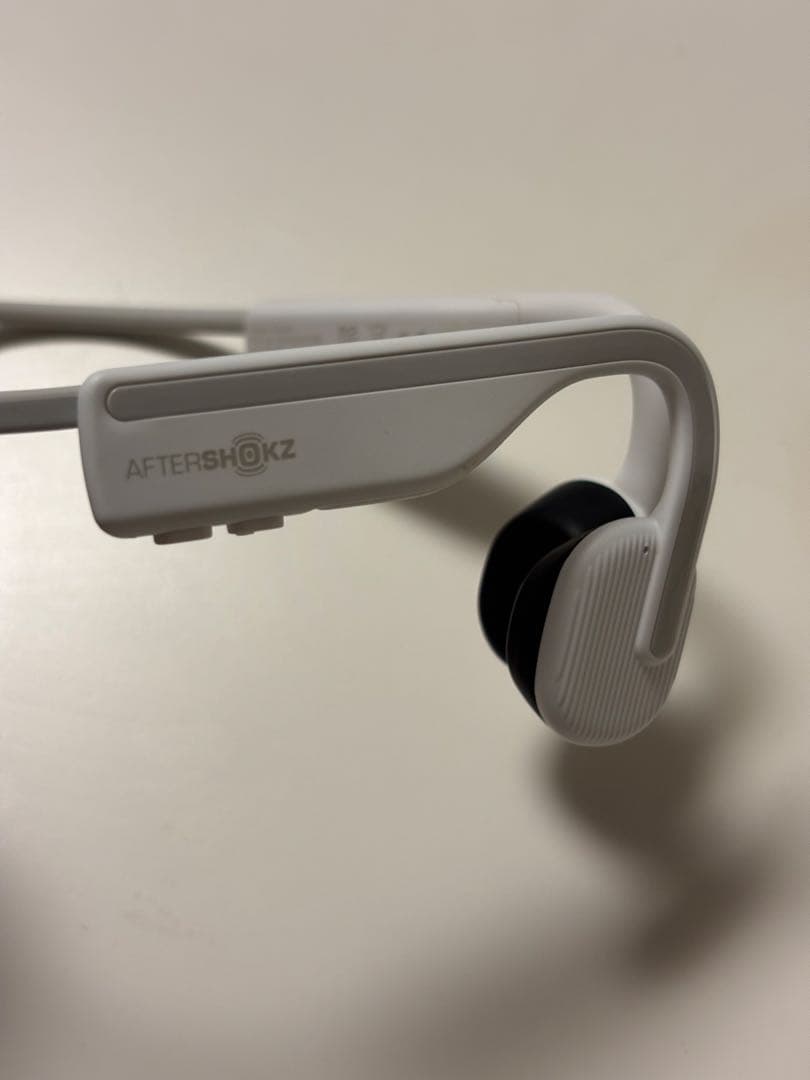 SHOKZ OPENMOVE ワイヤレス骨伝導イヤホン ホワイト