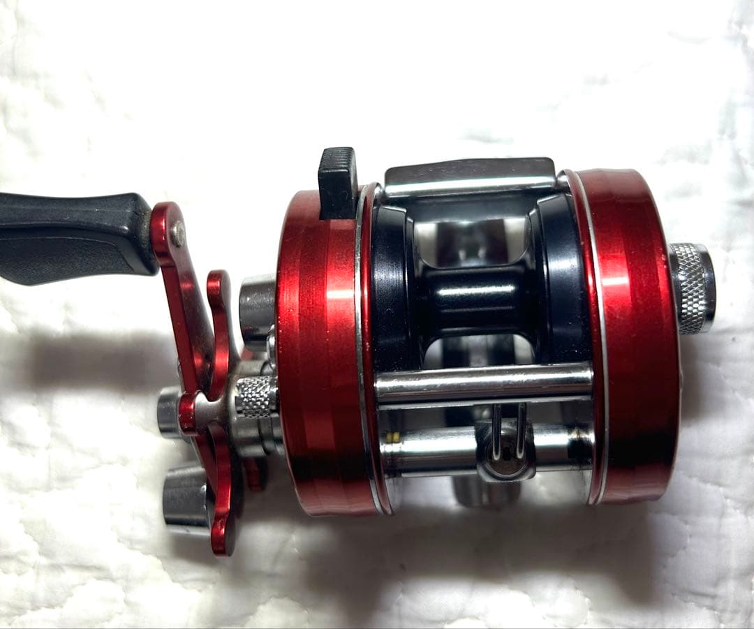 アブガルシア　アンバサダー　1500c レッド