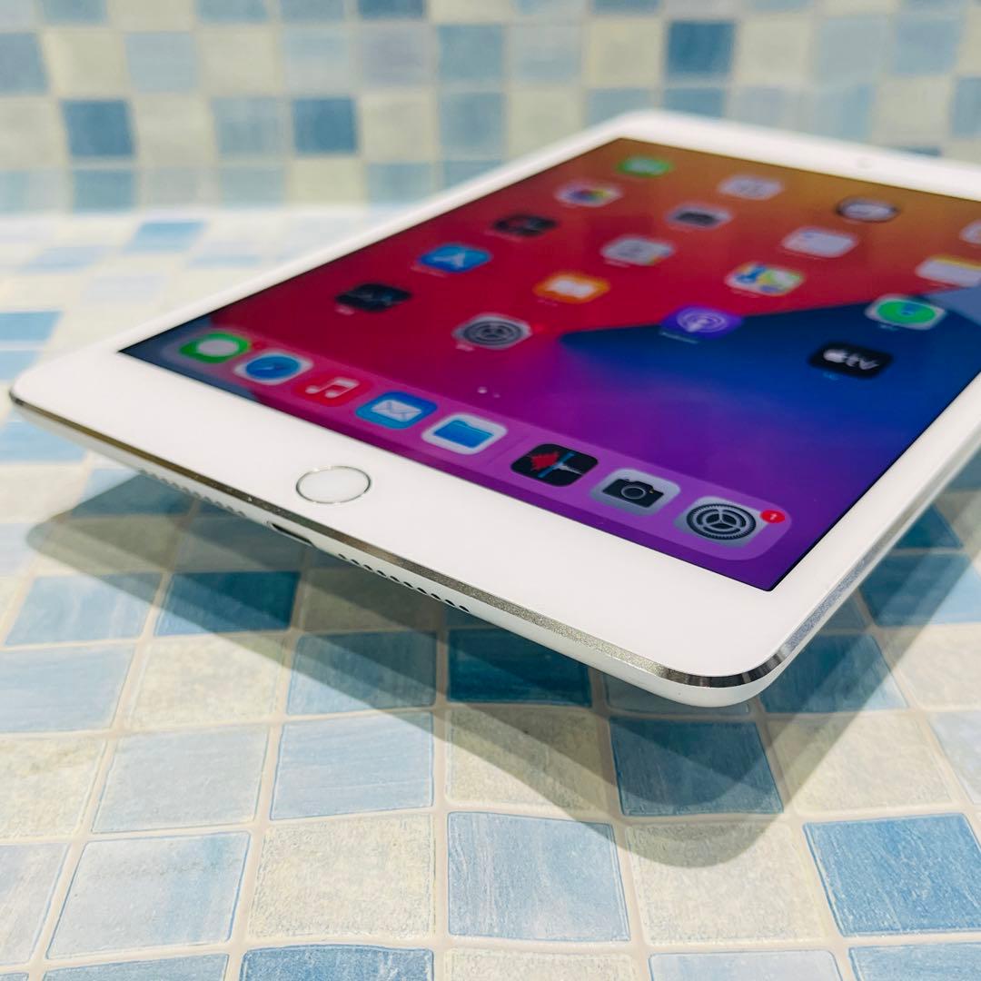 SIMフリー iPad mini 第4世代 本体 32GB シルバー 電池良好