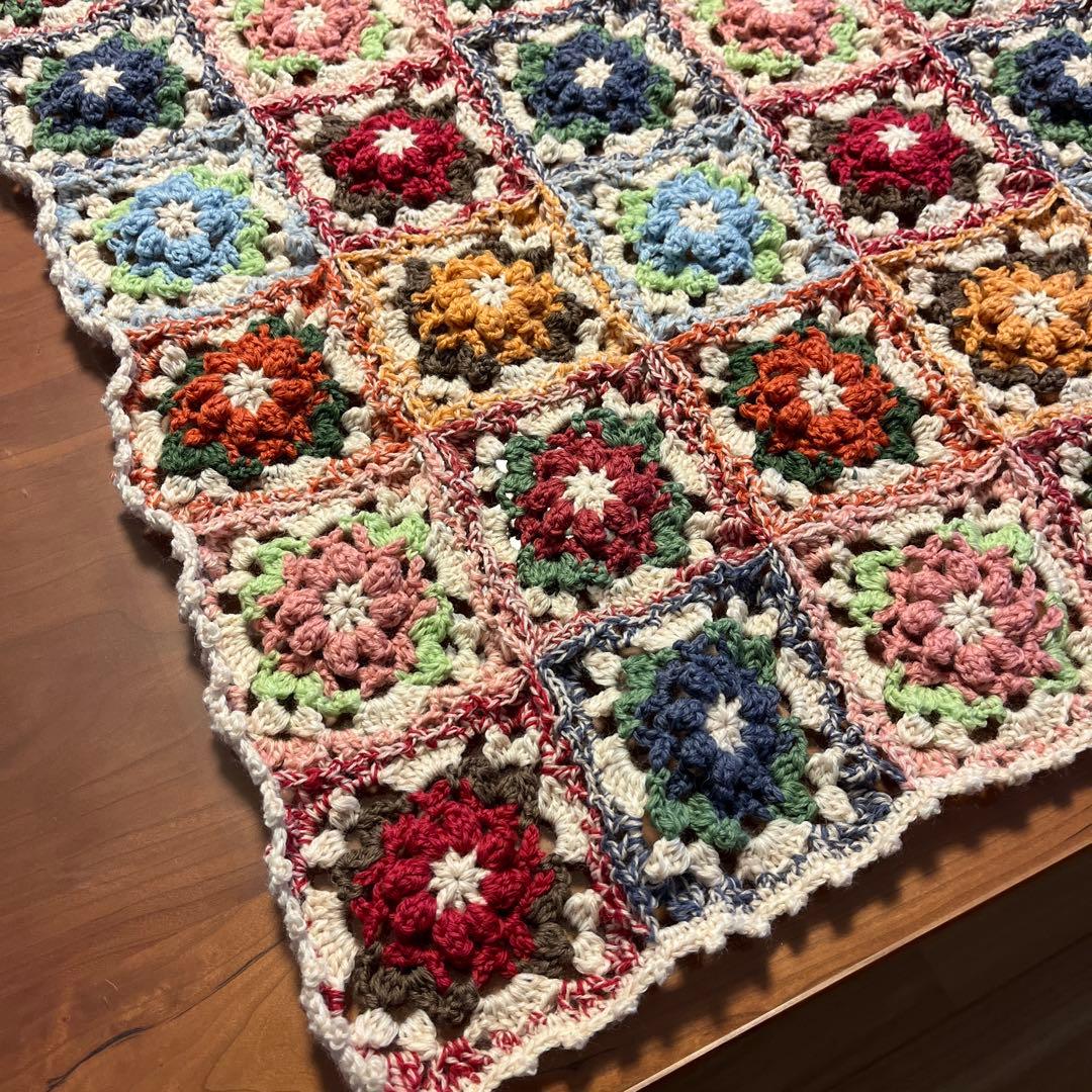 『キュートフローラルブランケット』ホビーラホビーレ〜手編み〜マルチカバー