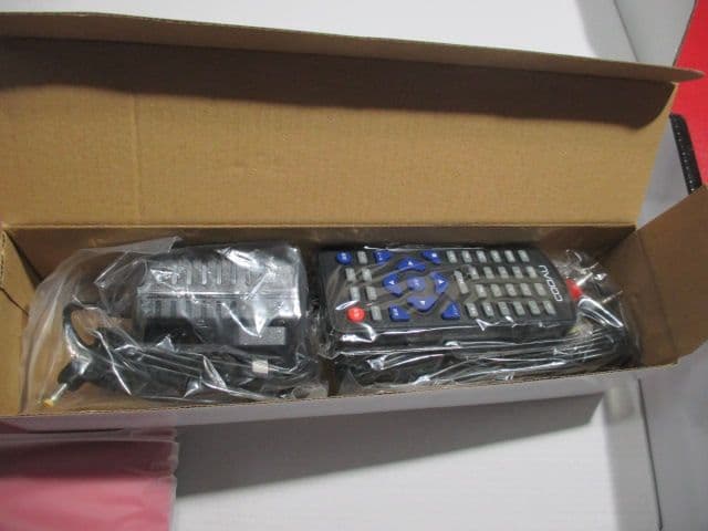 新品 ポータブルDVDプレイヤー COOAU 大画面15.6 回転式スクリーン