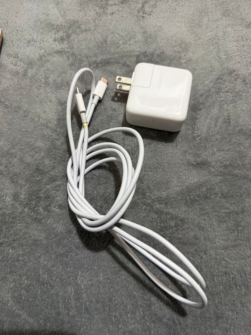 MacBook Air 2020年モデル13インチ 箱、充電器付き