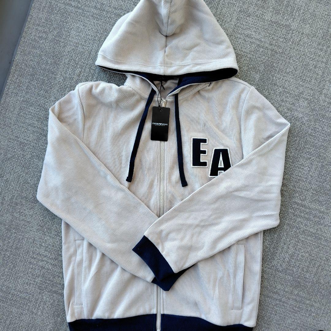 ARMANIアルマーニ EA フード付きジップアップ新品未使用
