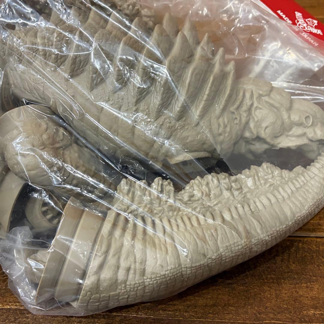 ビリケン商会 原型：福田雅朗 ネロンガ（砂色）ソフビキット【未開封】