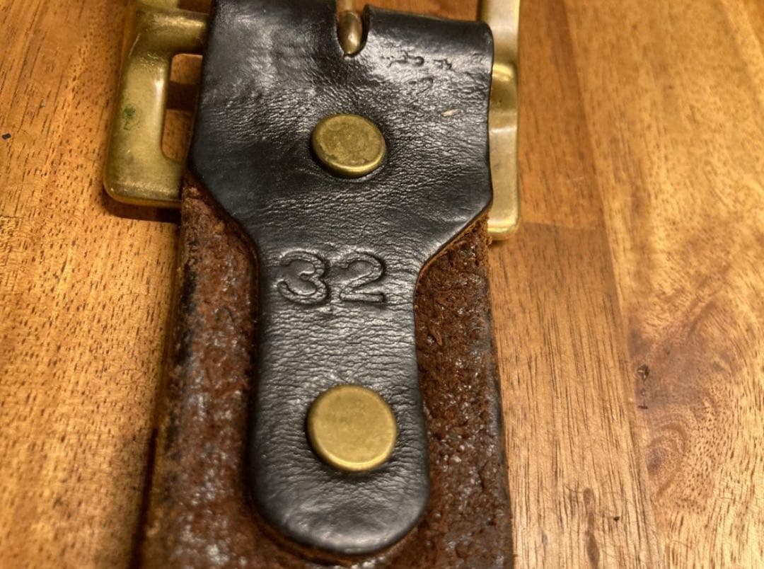 HTC スタッズレザーベルト　ブラック