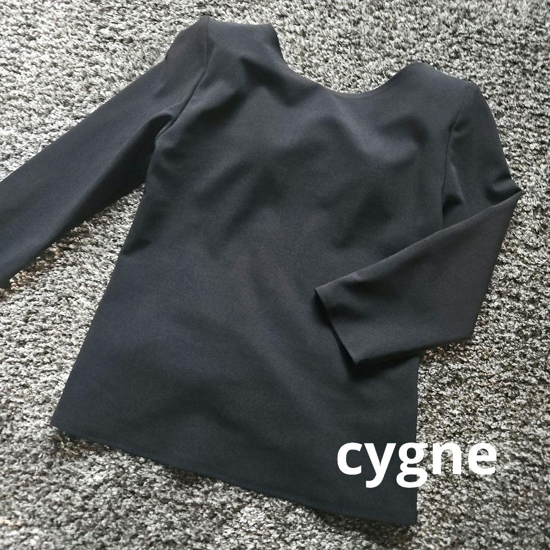 cygne シーニュ　バックオープントップス