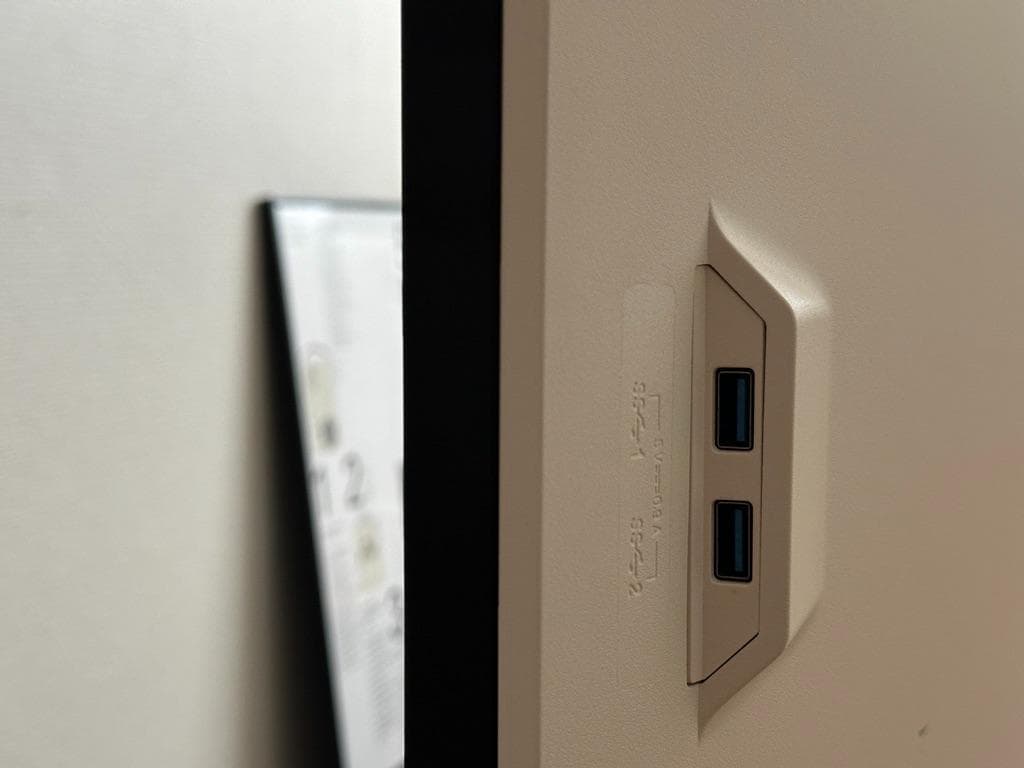 ディスプレイ・モニター本体 LG 40WP95C-W