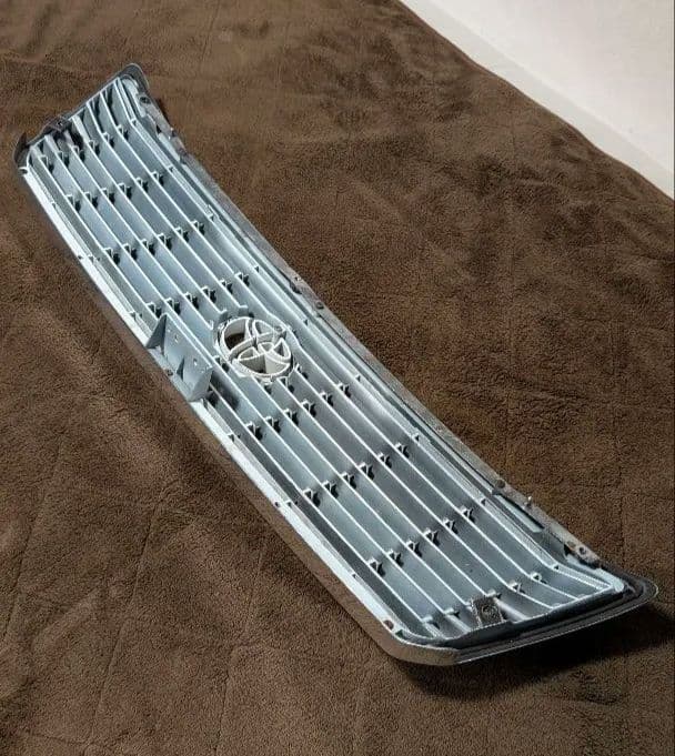 M*.様 ☆送料込み☆値下げ☆✭トヨタセルシオ２０後期 フロントグリル 美品！当