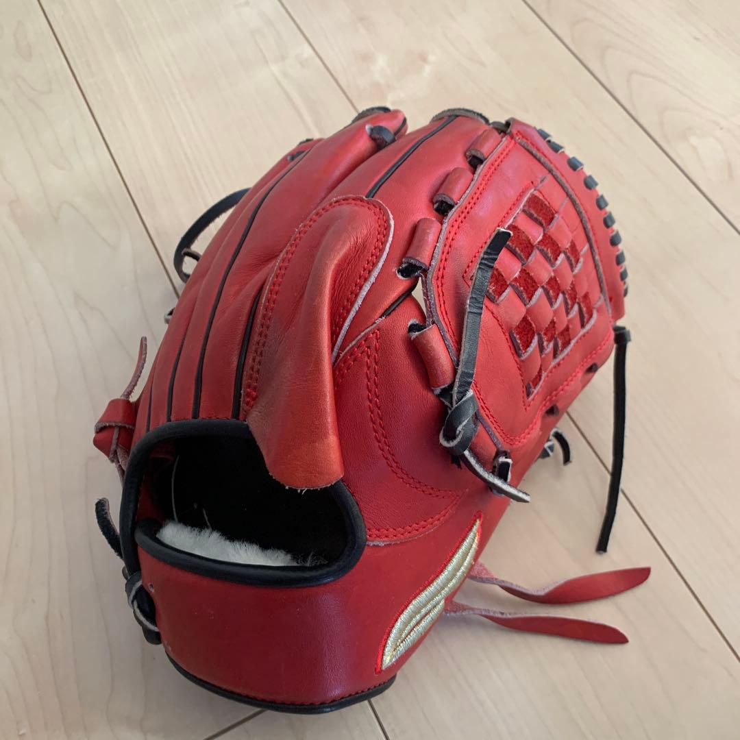 硬式グローブ　投手用　赤色