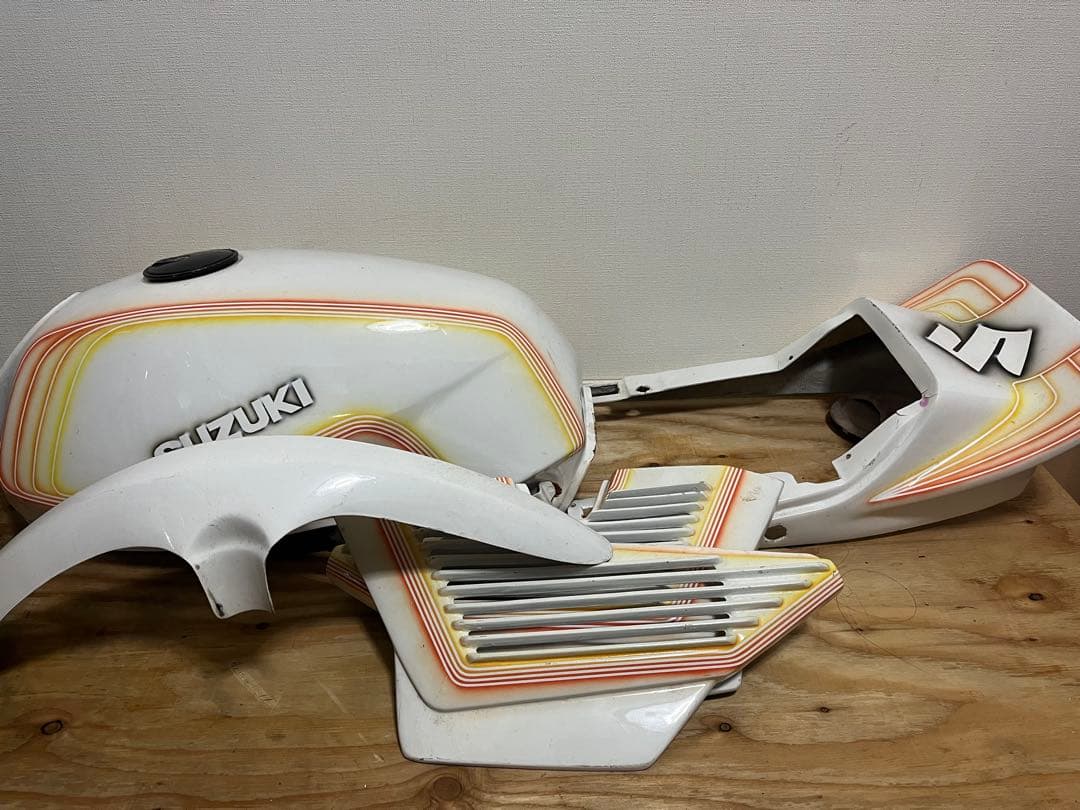 ゴキ　gsx250e gsx400e 外装一式