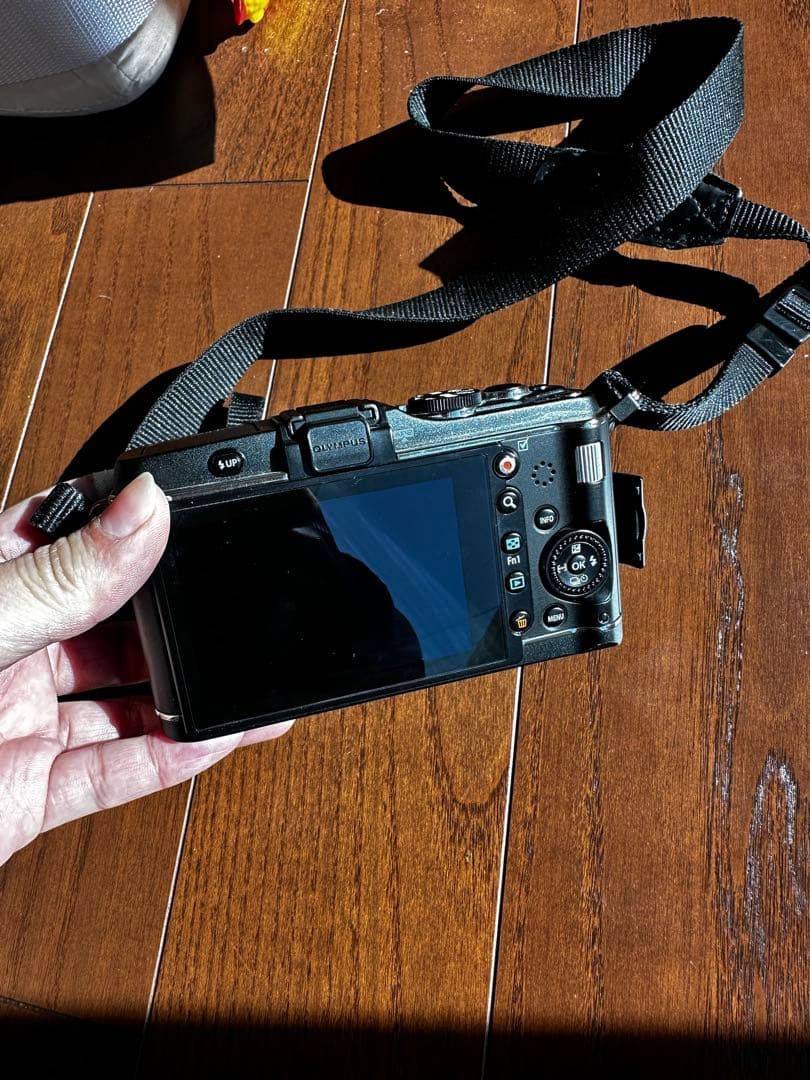 OLYMPUS ミラーレス一眼カメラ PEN E-P3 14-42mmレンズ