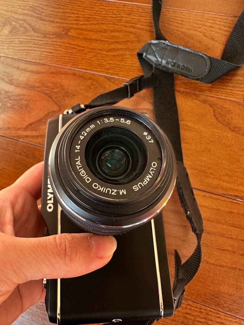 OLYMPUS ミラーレス一眼カメラ PEN E-P3 14-42mmレンズ