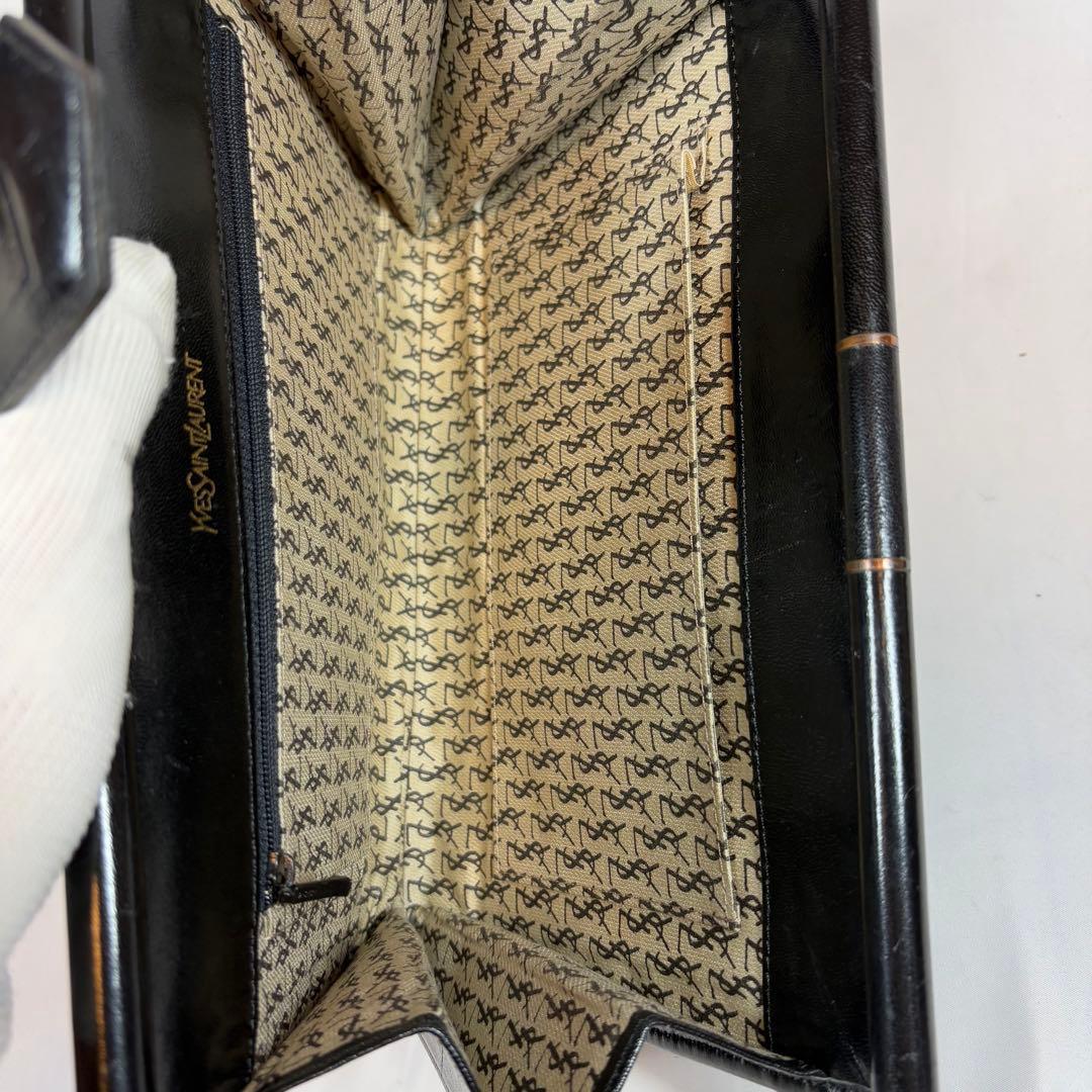 イヴ・サンローラン クラッチバッグ カサンドラロゴ　黒　レザー キルティング