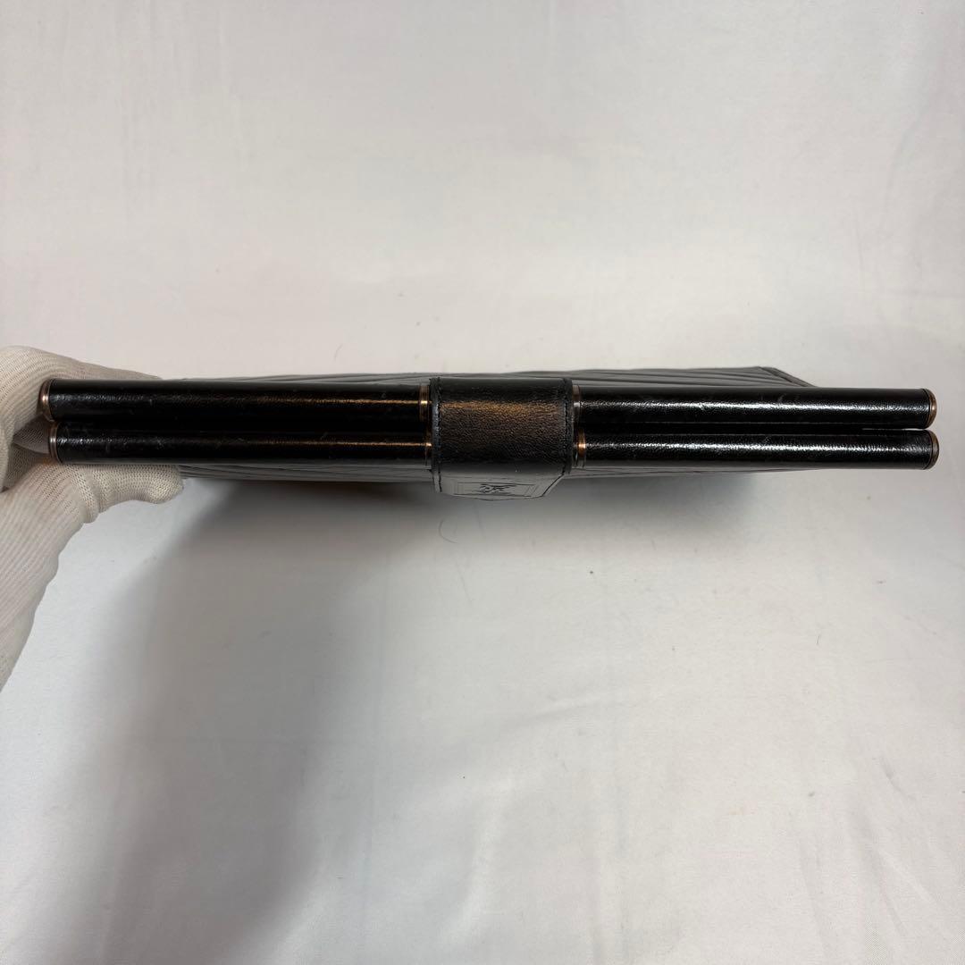 イヴ・サンローラン クラッチバッグ カサンドラロゴ　黒　レザー キルティング