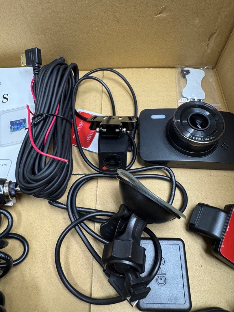 VIDAS ドライブレコーダー 本体とアクセサリー