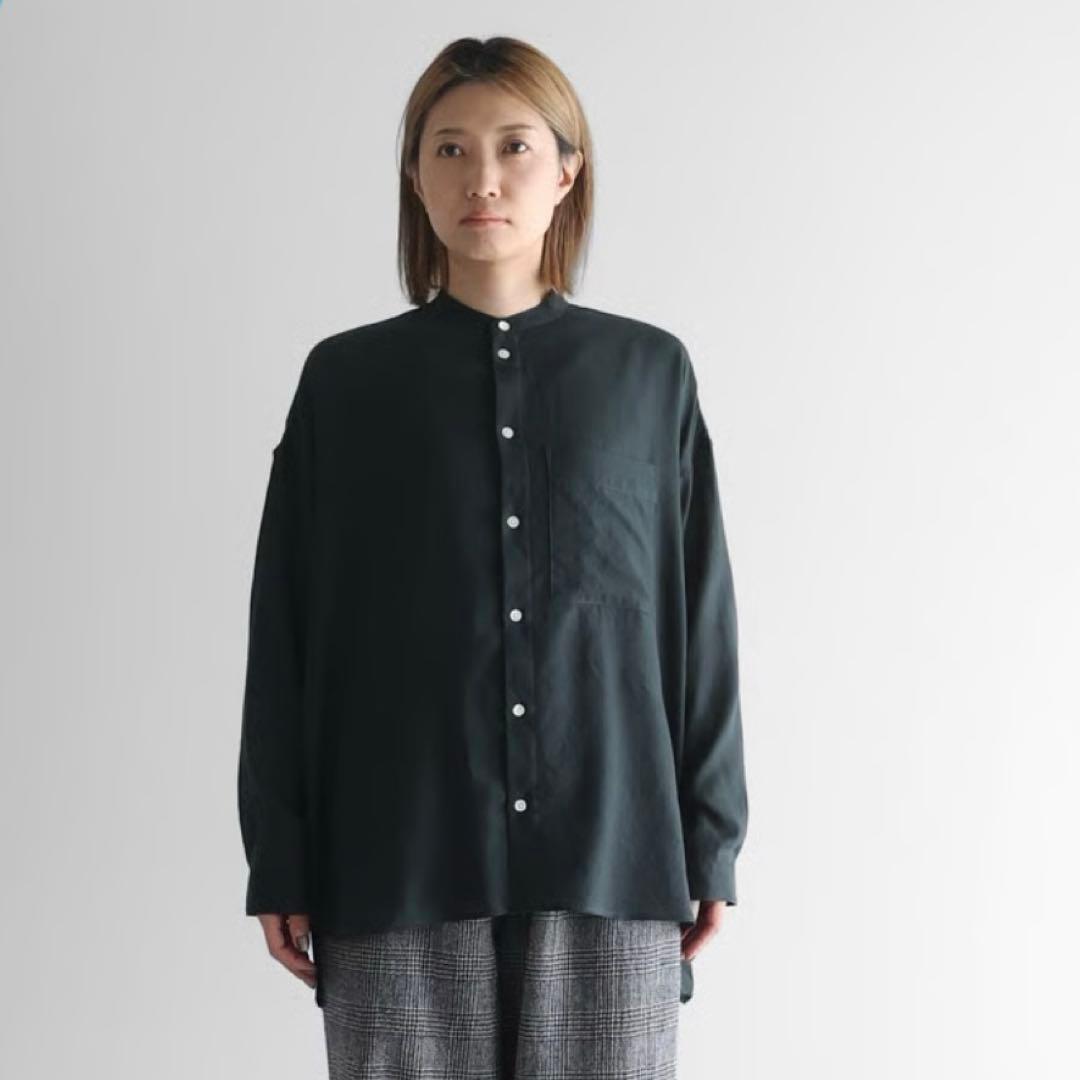 HUIS/ 遠州織物ウォッシャブルウール バンドカラー オーバーシャツ