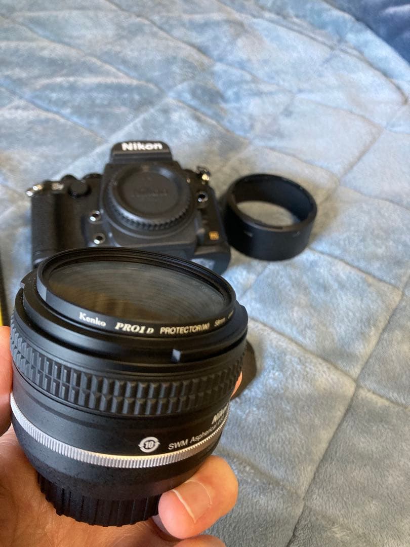ニコンDF50mmf1.8付+DE-1グリップ+NPSストラップ