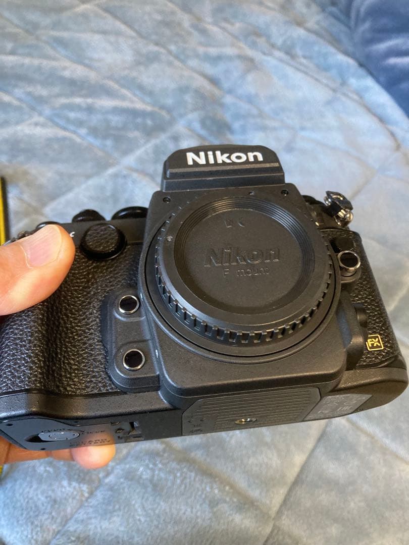 ニコンDF50mmf1.8付+DE-1グリップ+NPSストラップ