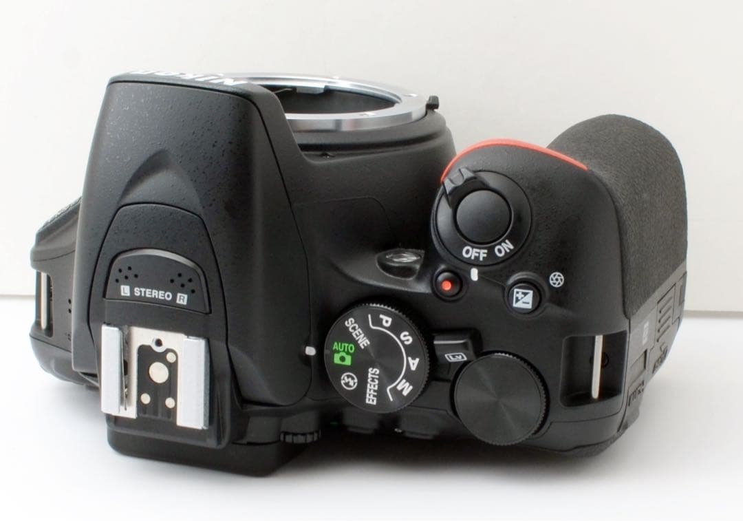 S数約1400回！Nikon D5600★Wi-Fi内蔵★超美品★すぐ使える