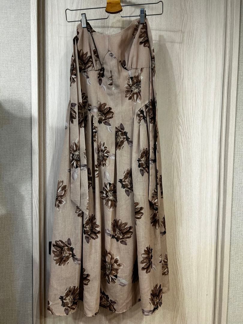 ワンピース Herlipto Sunflower-Printed Midi Dress