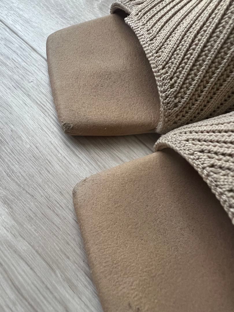 VIVAIAスクエアトゥミッドヒール (5cm) ミュール（ベージュ）