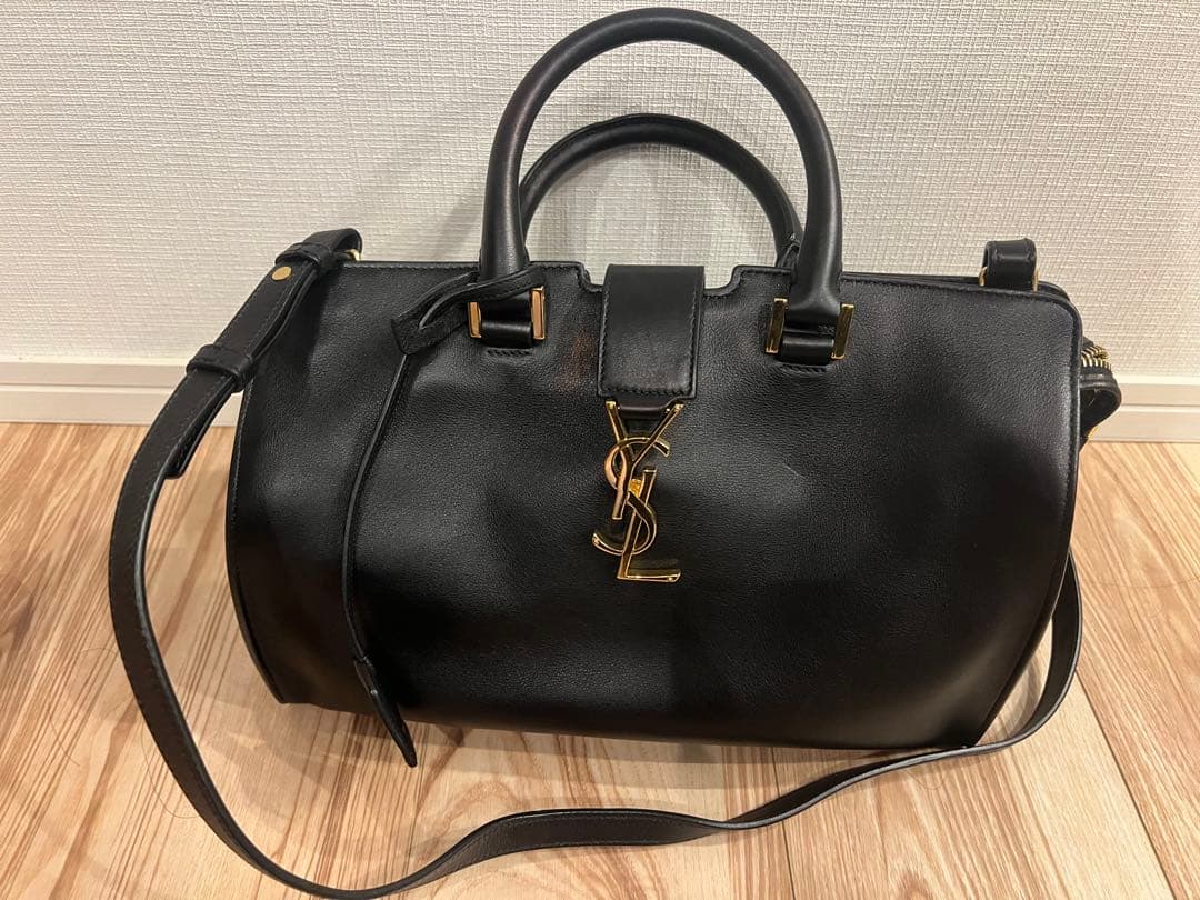YSL 黒 レザー ショルダーバッグ　2/8迄の出品
