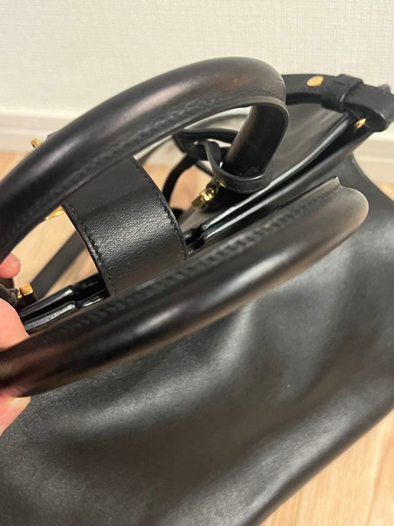 YSL 黒 レザー ショルダーバッグ　2/8迄の出品