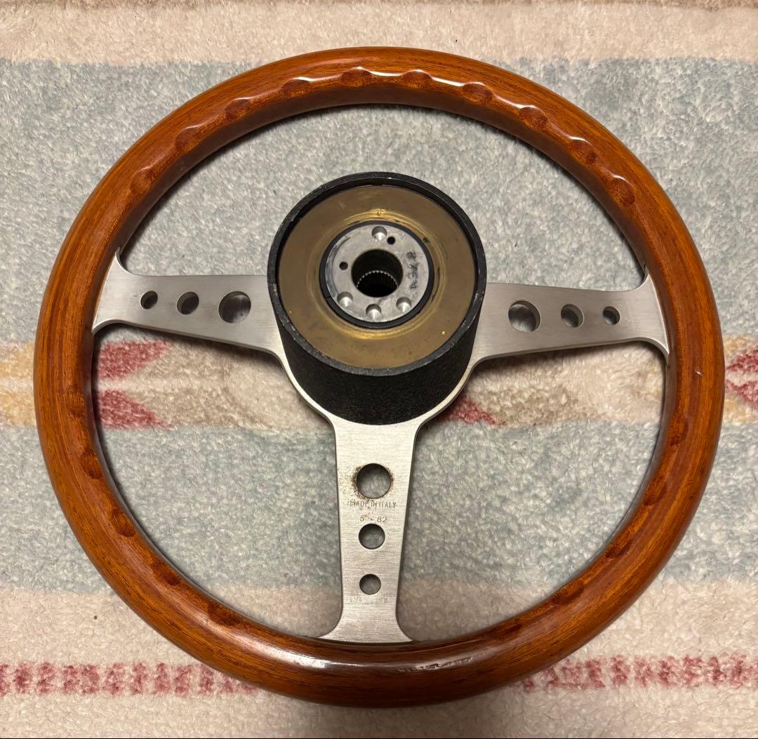 MOMO モモ ステアリング インディ ウッドハンドル INDY ボス付き