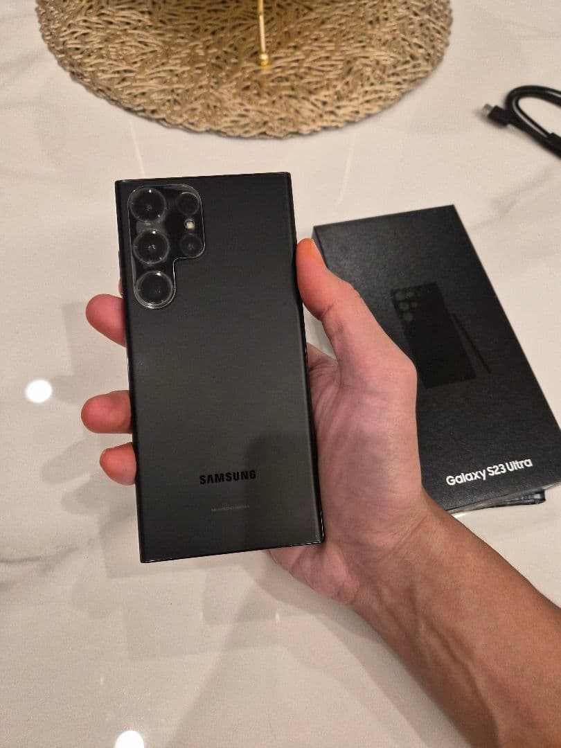 Samsung Galaxy S23 Ultra 本体