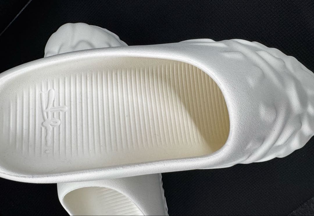 新品未使用　Olaolu SLAWN White CHOMPAZ サンダル