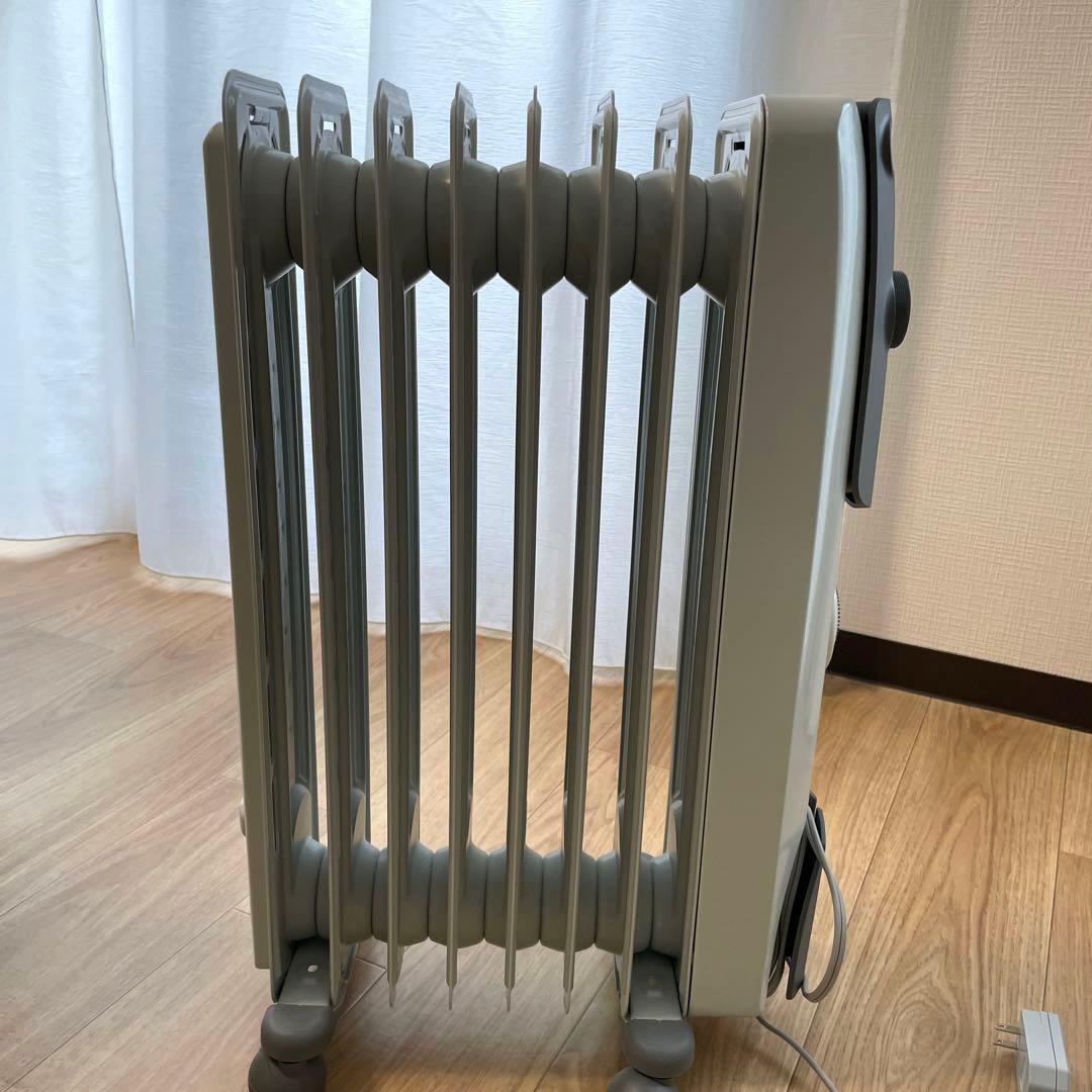 DeLonghi デロンギ オイルヒーター ホワイト×ストーングレー