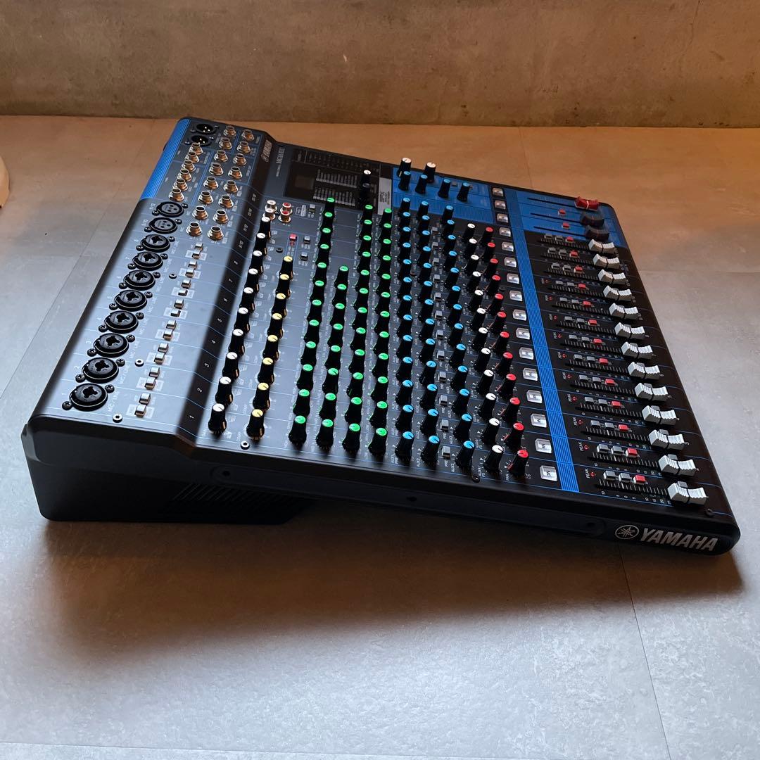 (セール中)ラックマウント付き　YAMAHA MG16XU アナログミキサー