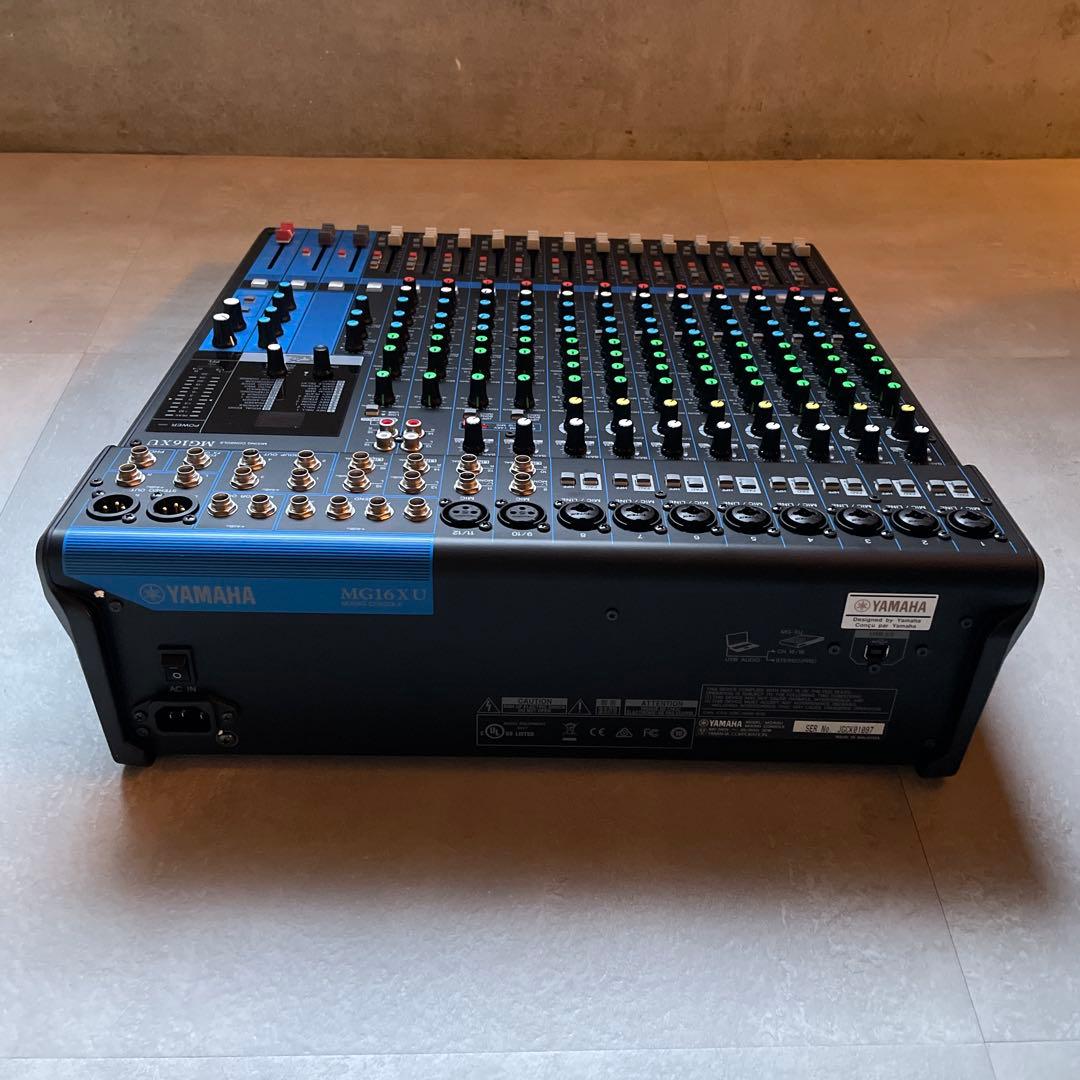 (セール中)ラックマウント付き　YAMAHA MG16XU アナログミキサー