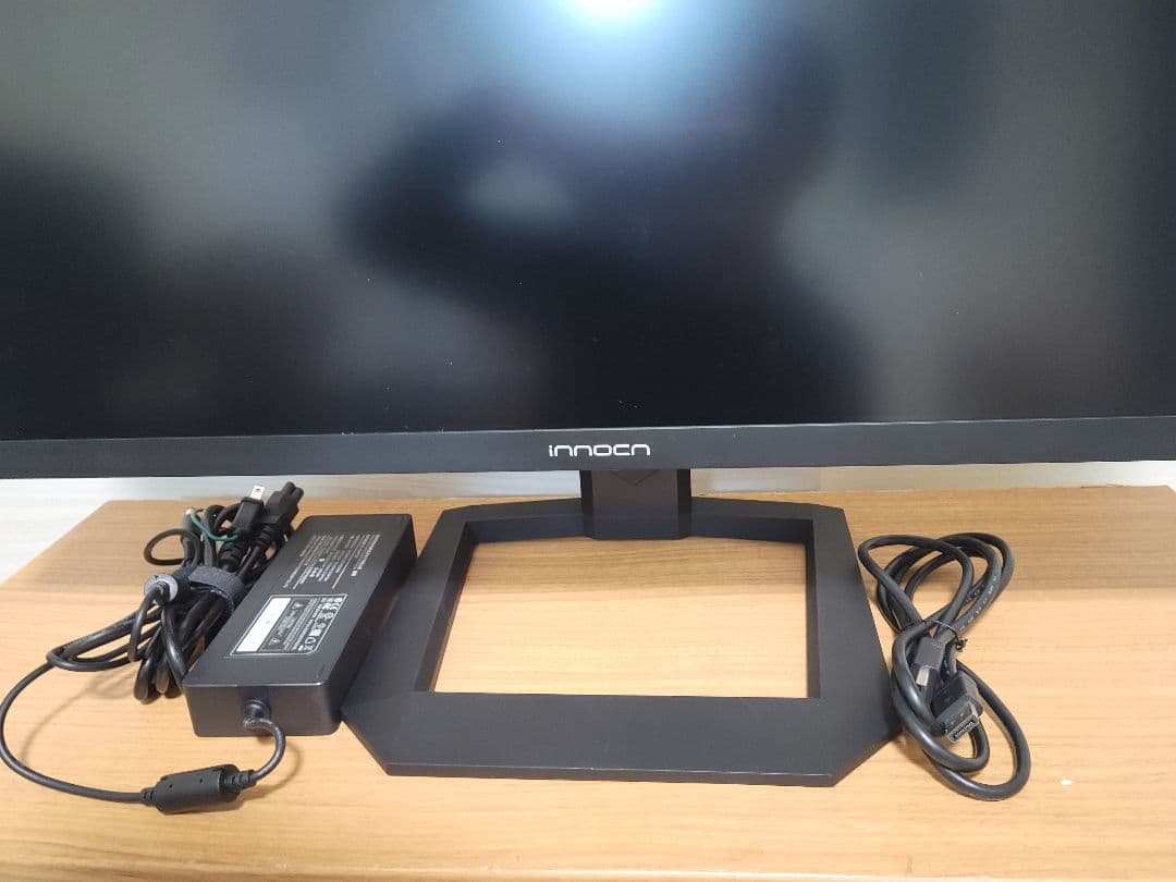 激安　INNOCN 32M2V MiniLED 4K 144Hzゲーミングモニタ