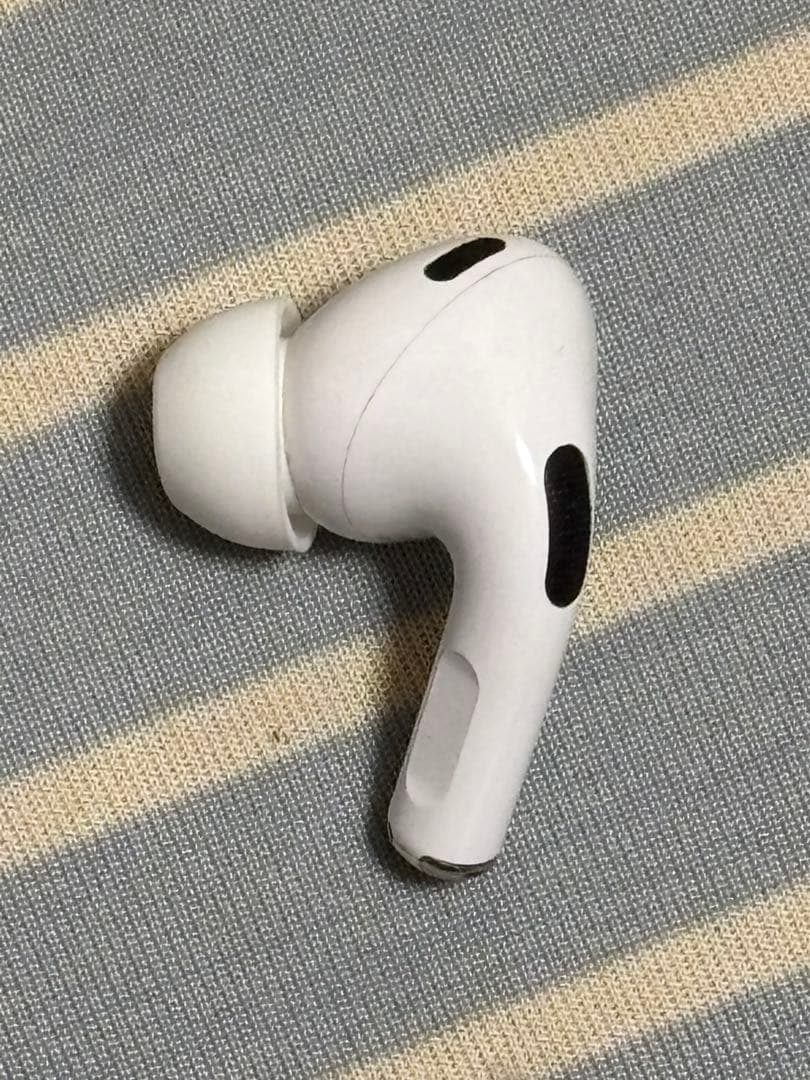 AirPods Pro 2左耳　本体 充電ケース付き