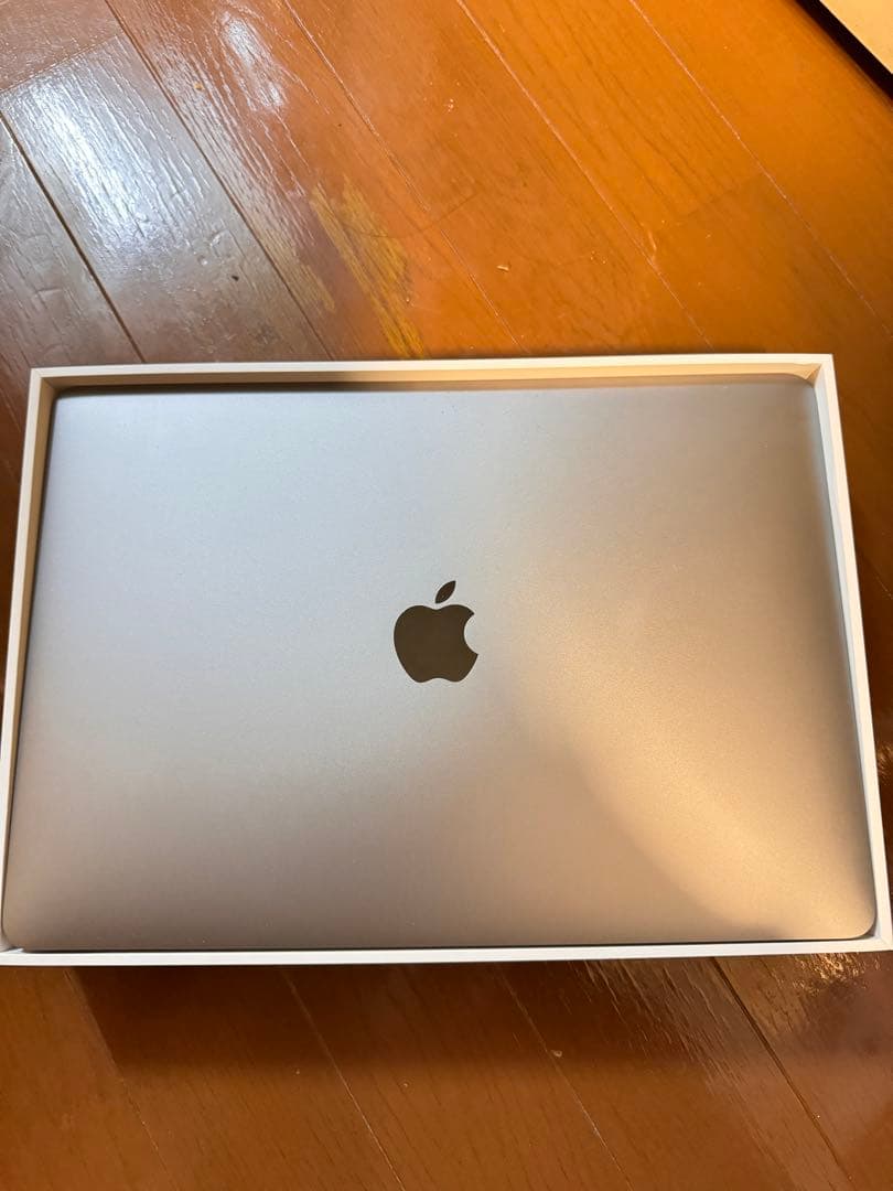 Apple MacBook シルバー 本体 充電器付き