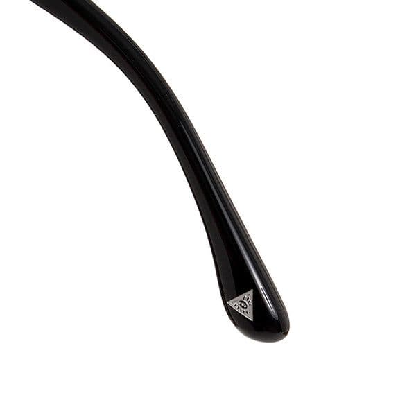 TOMBOY シルバー x ブラックグラデーション