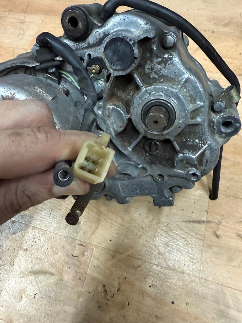 シャリー 純正エンジン　送料込み　4ミニ 12V カブ 三速