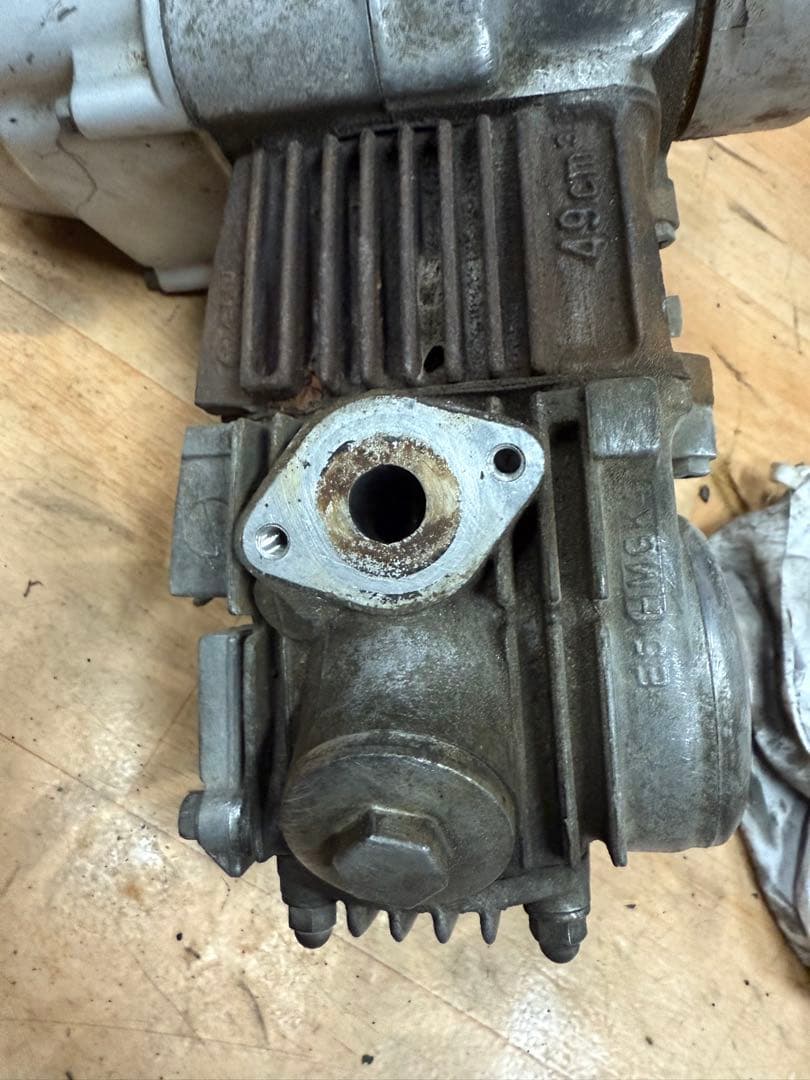 シャリー 純正エンジン　送料込み　4ミニ 12V カブ 三速