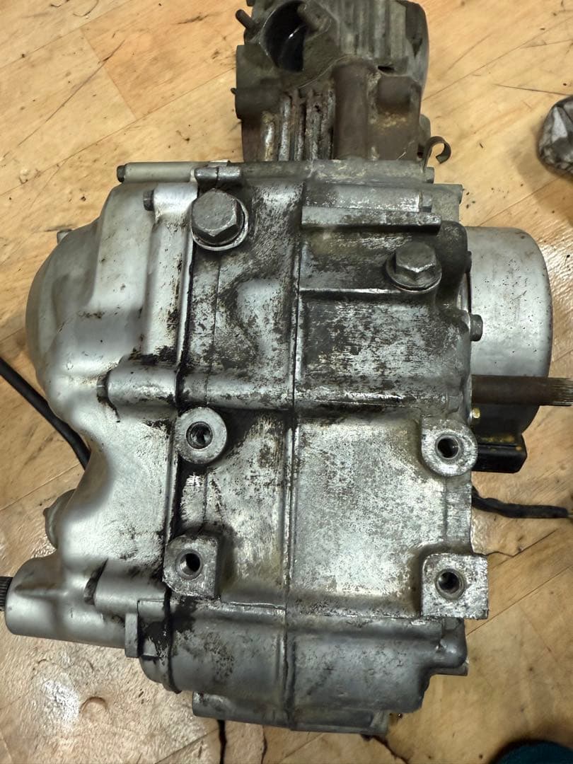 シャリー 純正エンジン　送料込み　4ミニ 12V カブ 三速