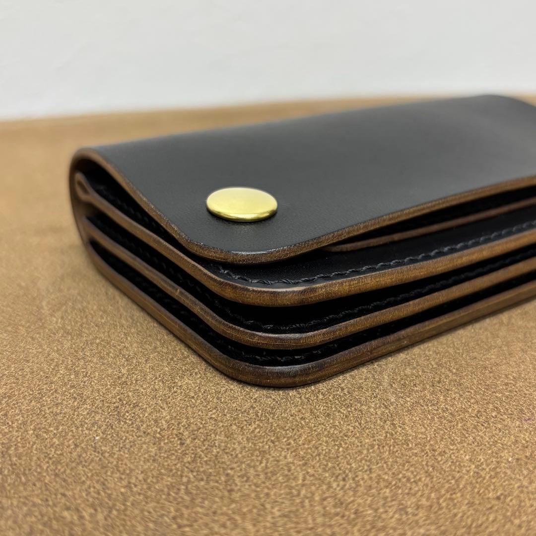 ホースバット　トラッカーウォレット　ミドル　黒　茶心　3層　MARYAM