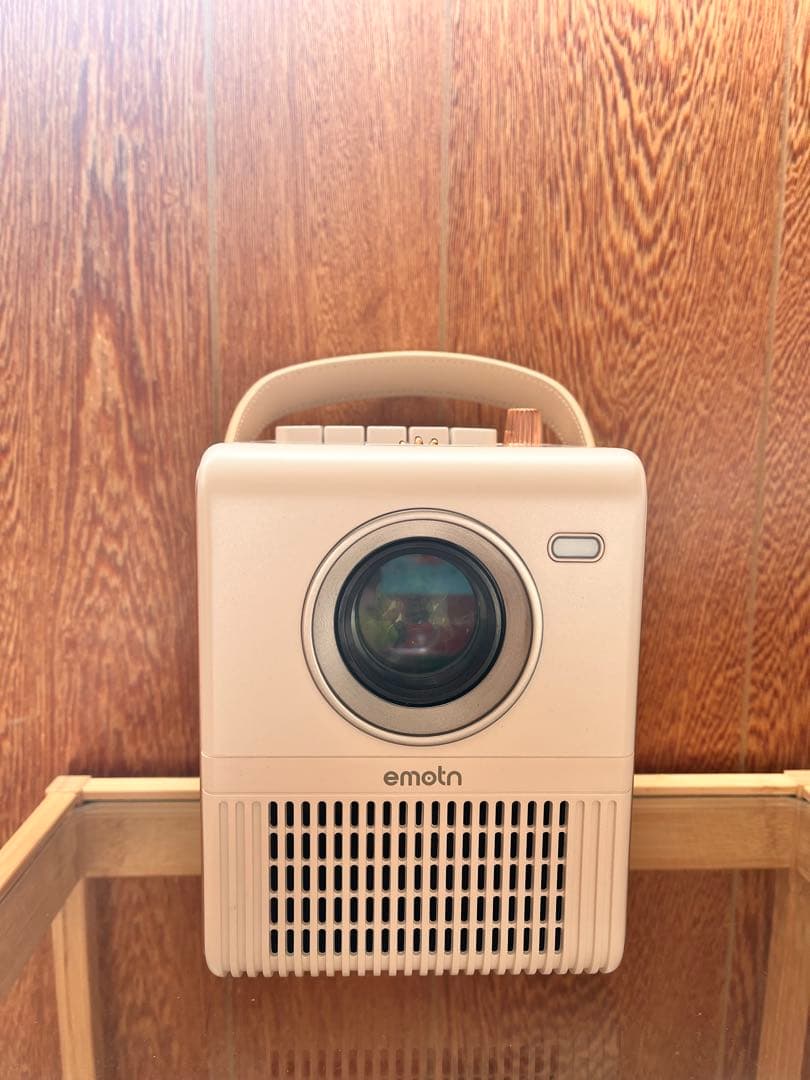 emotn プロジェクター 本体 クリーム色