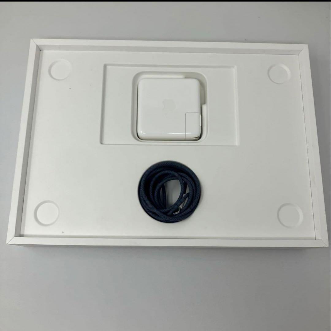 MacBook Air M2チップ　ミッドナイト　8GBメモリ　512GB